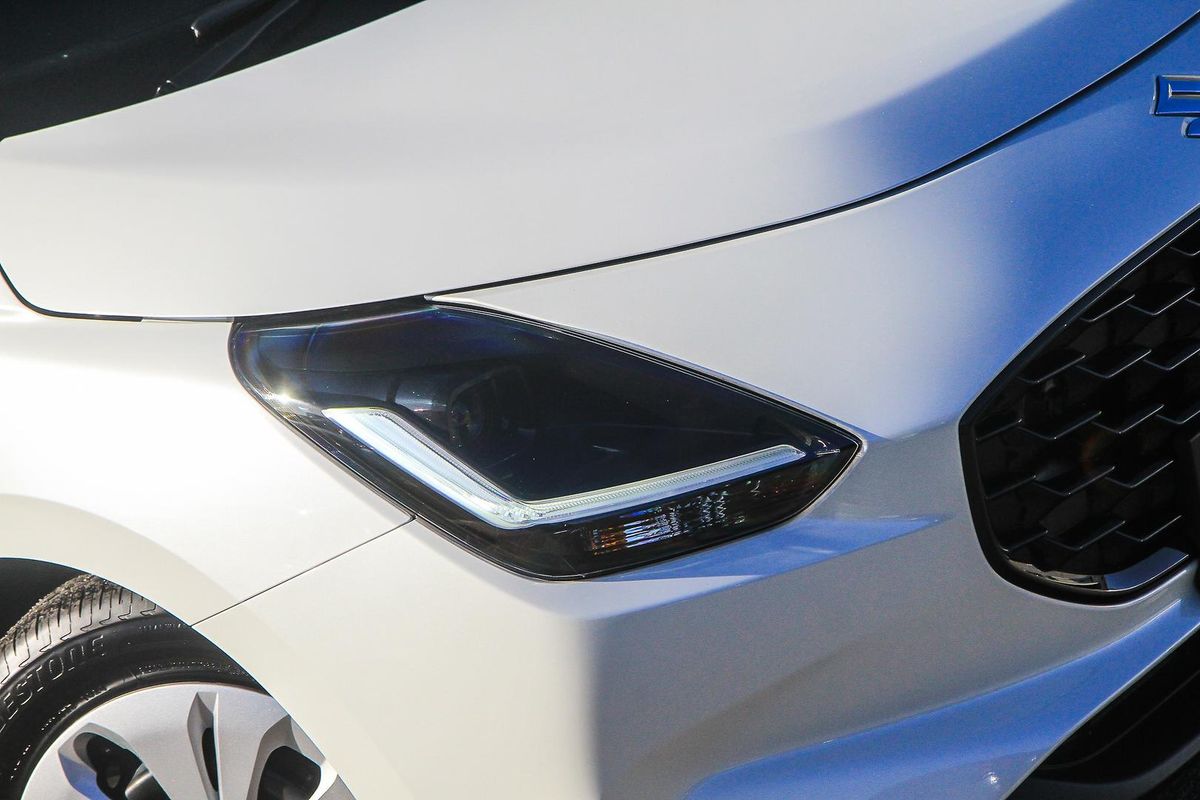 2026 Suzuki Swift Hybrid UZ