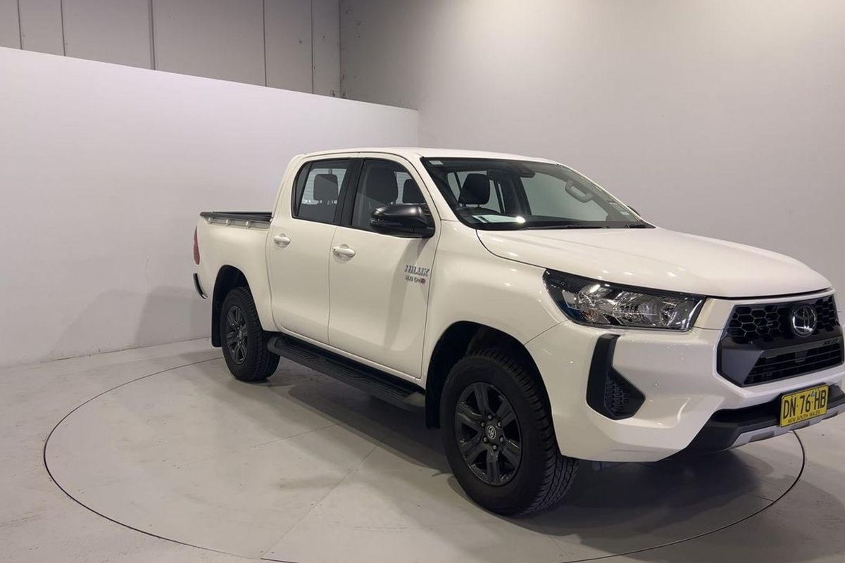 2025 Toyota Hilux SR 48V GUN126R 4X4