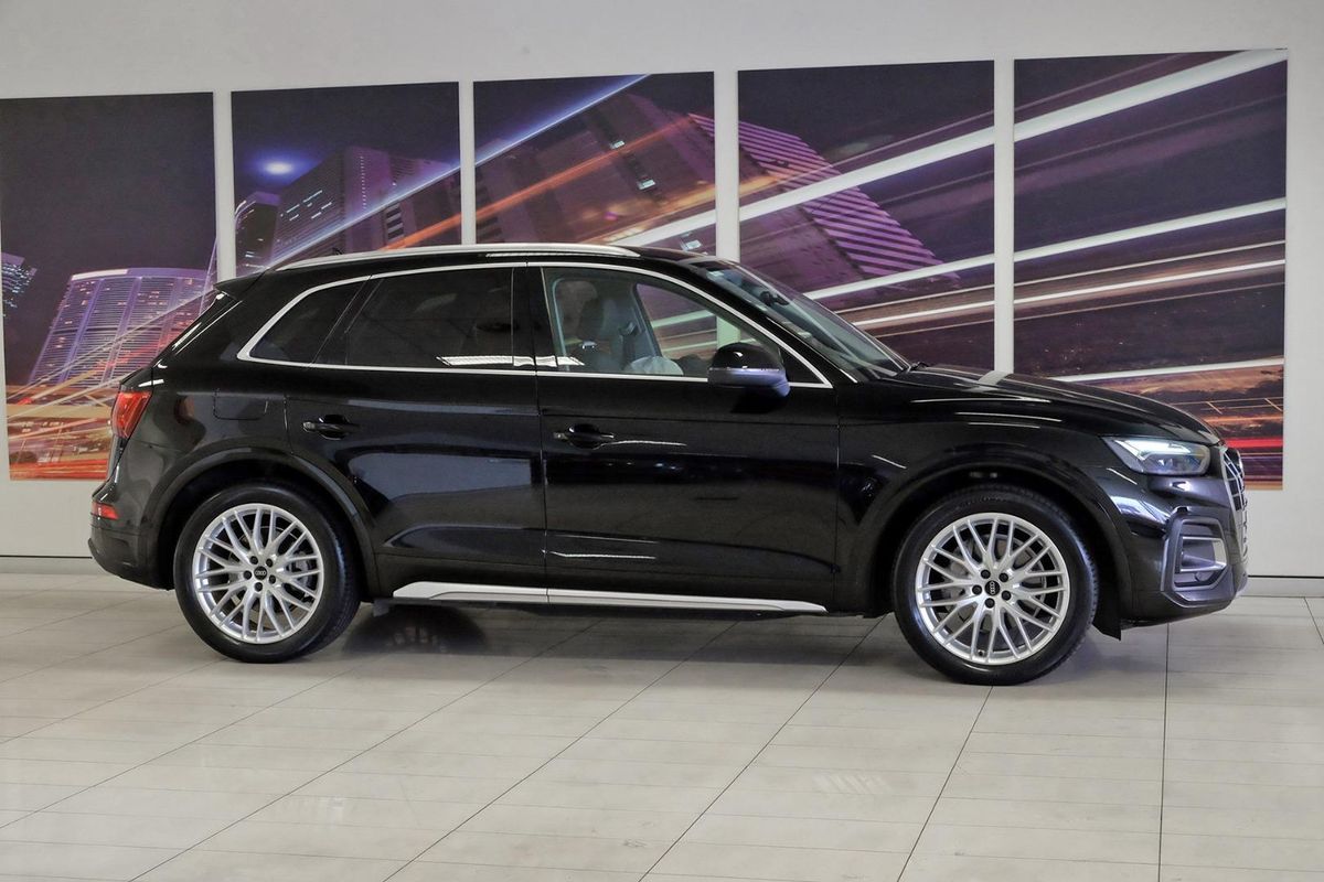 2022 Audi Q5 35 TDI Limited Edition FY image 3