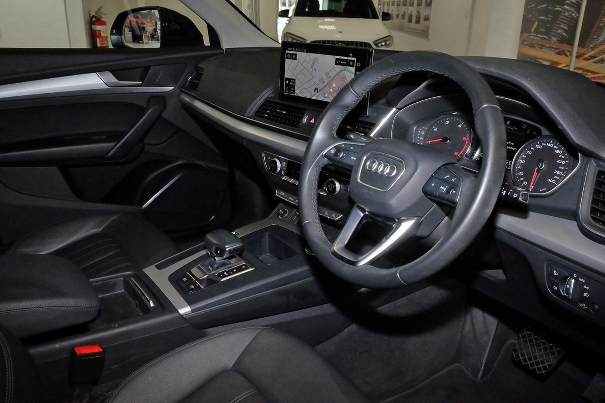 2022 Audi Q5 35 TDI Limited Edition FY image 7