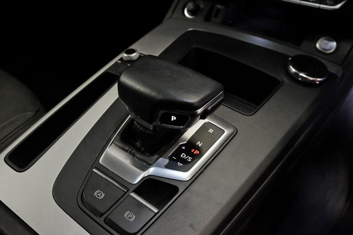 2022 Audi Q5 35 TDI Limited Edition FY image 11