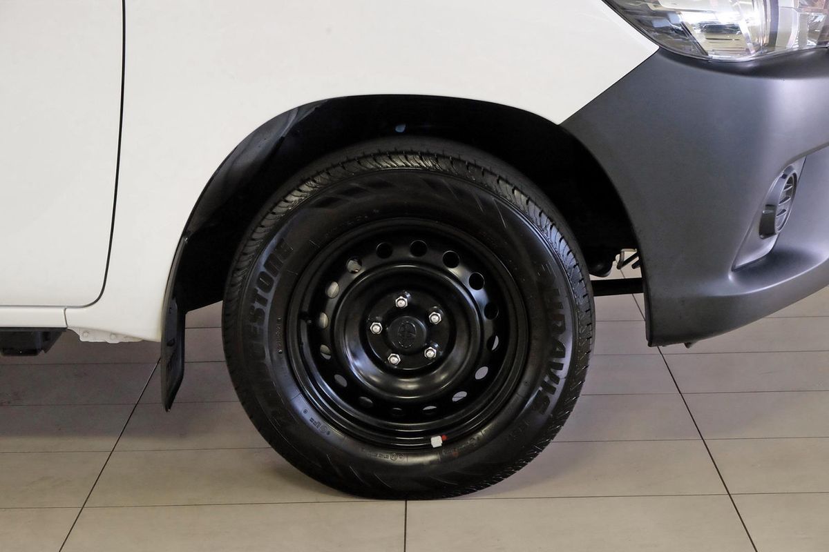 2025 Toyota Hilux Workmate TGN121R Rear Wheel Drive image 17