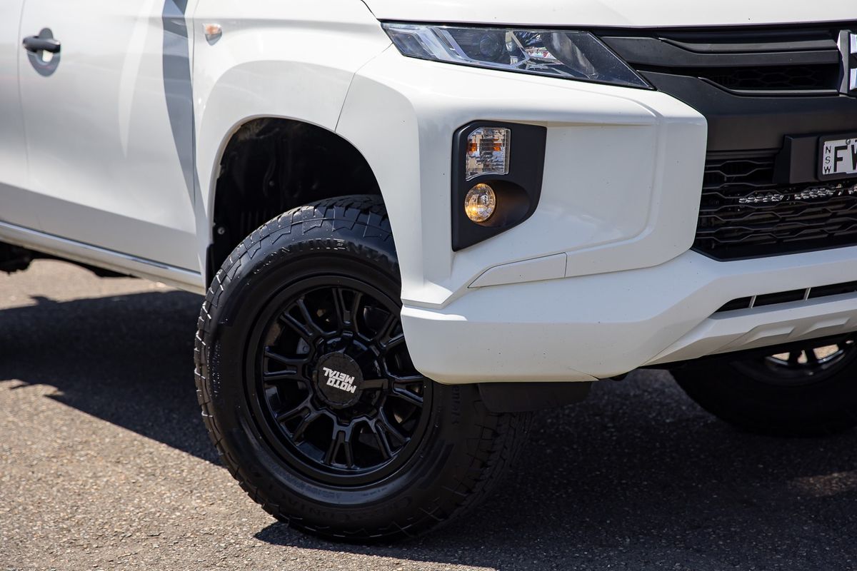 2021 Mitsubishi Triton GLX MR 4X4
