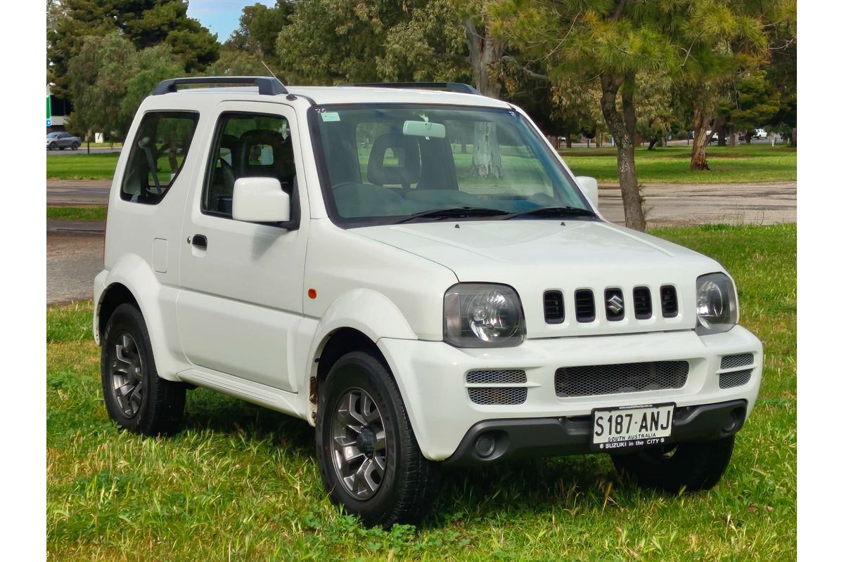 2011 Suzuki Jimny Sierra SN413 T6
