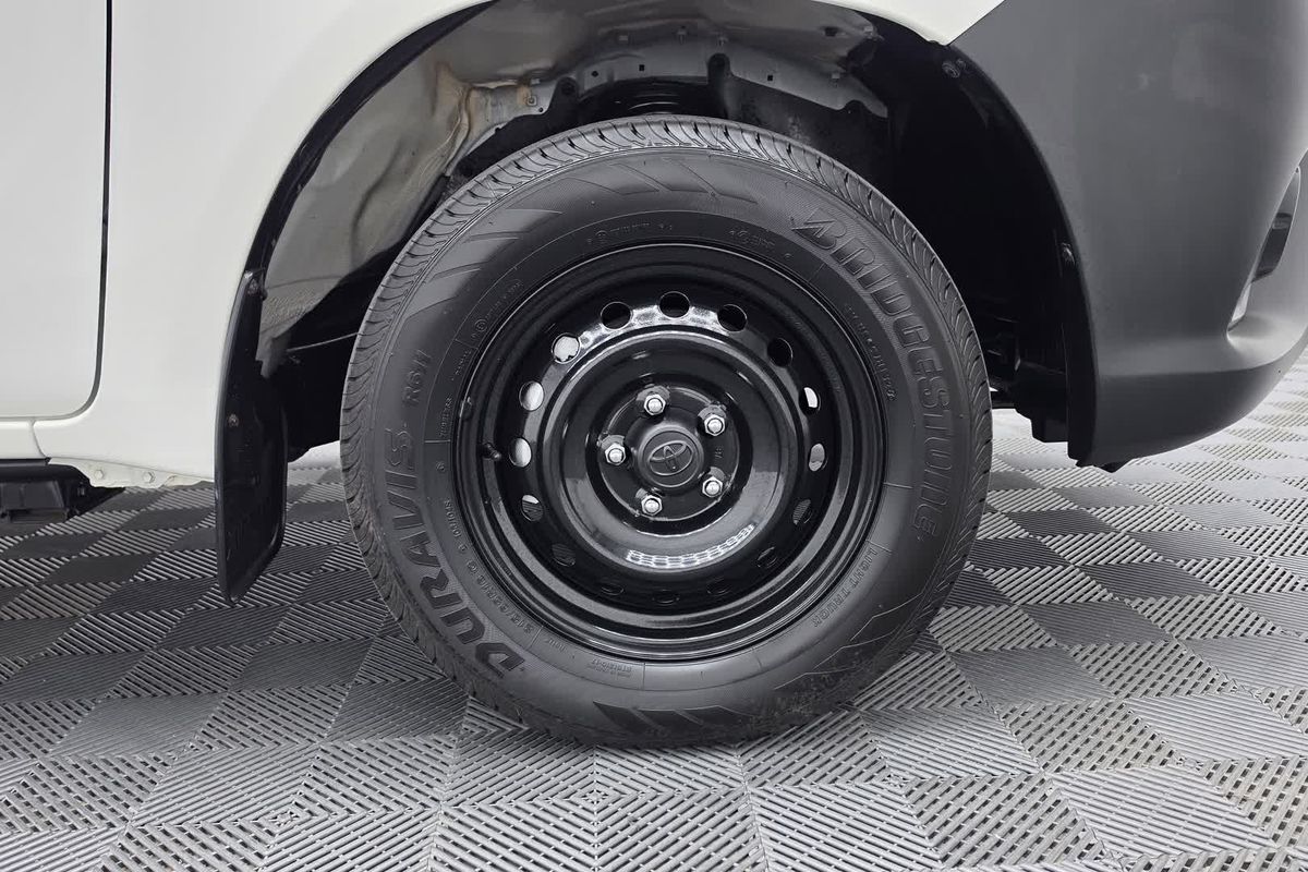 2022 Toyota Hilux Workmate TGN121R Rear Wheel Drive image 17