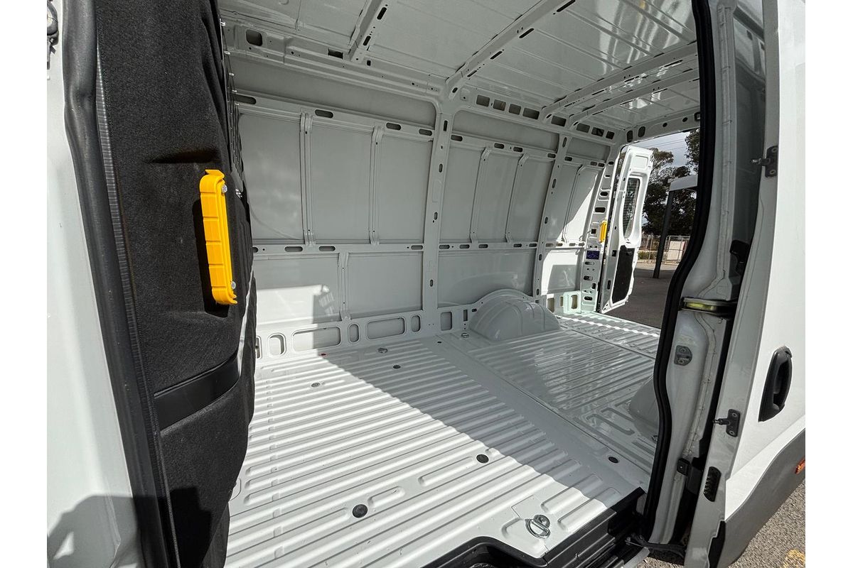 2025 IVECO Daily 50C18V image 12