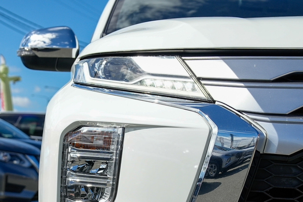 2020 Mitsubishi Pajero Sport GLX QF thumb-1