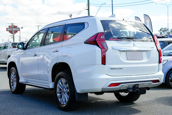 2020 Mitsubishi Pajero Sport GLX QF thumb-5