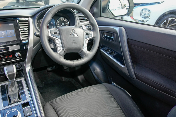 2020 Mitsubishi Pajero Sport GLX QF thumb-17