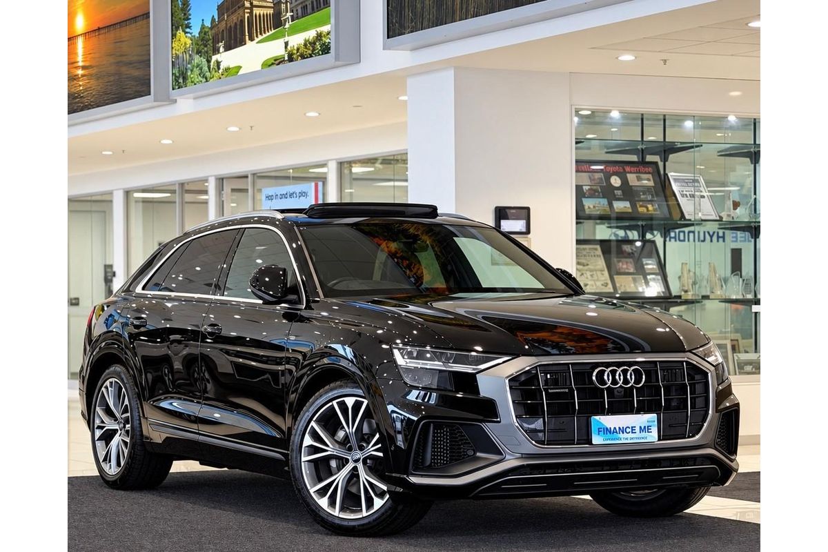 2022 Audi Q8 55 TFSI S line F1