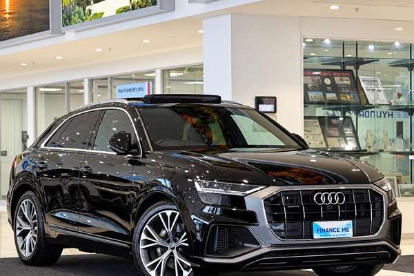 2022 Audi Q8 55 TFSI S line F1