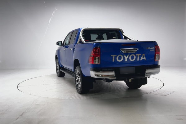 2018 Toyota Hilux SR5 GUN126R 4X4 thumb-1
