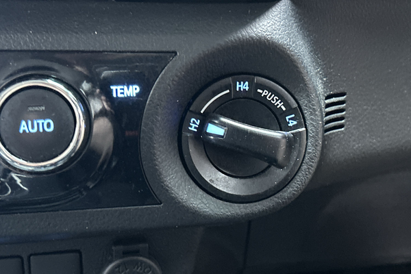 2018 Toyota Hilux SR5 GUN126R 4X4 thumb-17