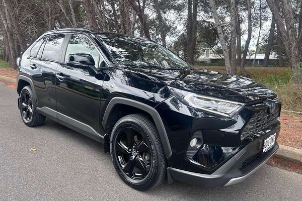 2020 Toyota RAV4 Cruiser AXAH54R