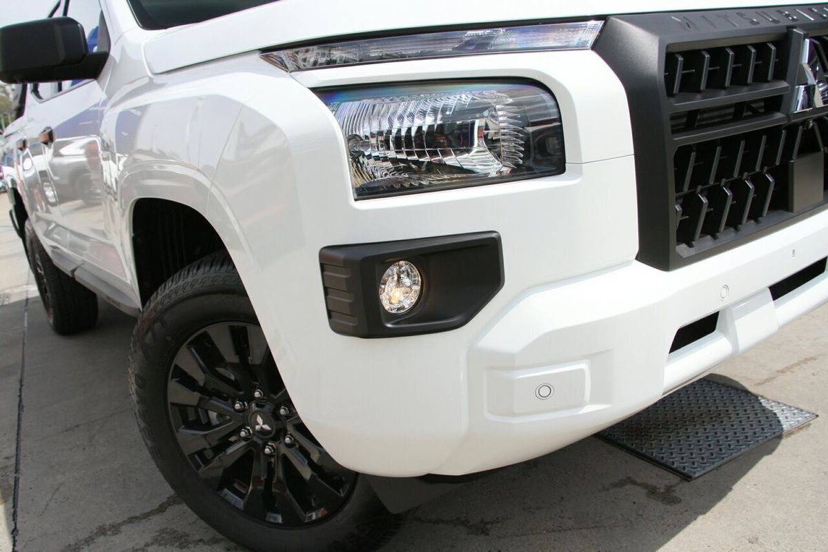 2025 Mitsubishi Triton GLX-R MV 4X4