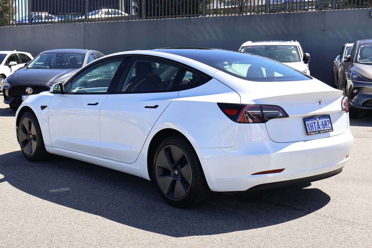2022 Tesla Model 3 Rear-Wheel Drive