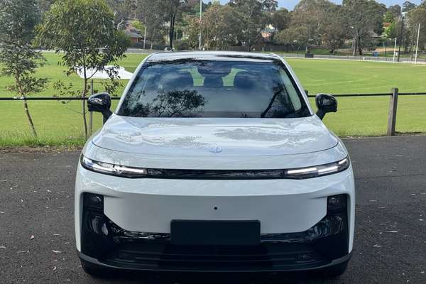 2026 Leapmotor B10 Design LR A12