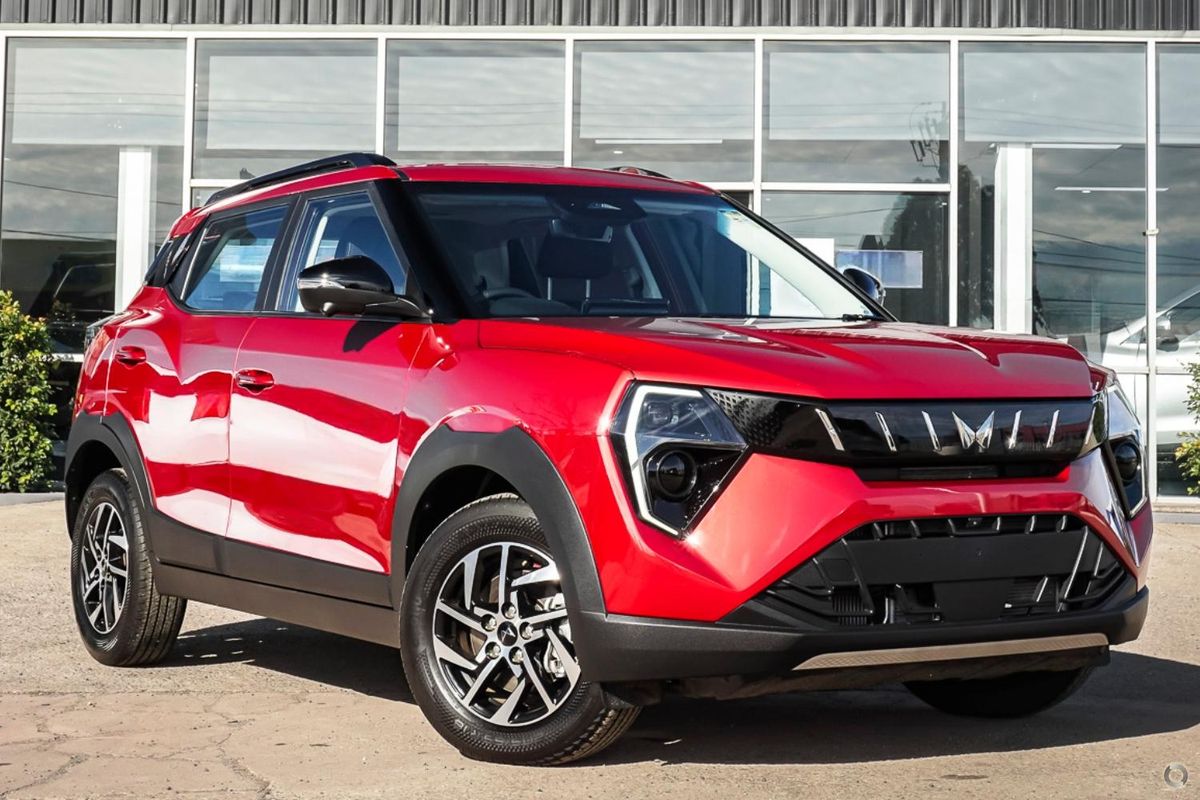 2025 Mahindra XUV3XO AX5L