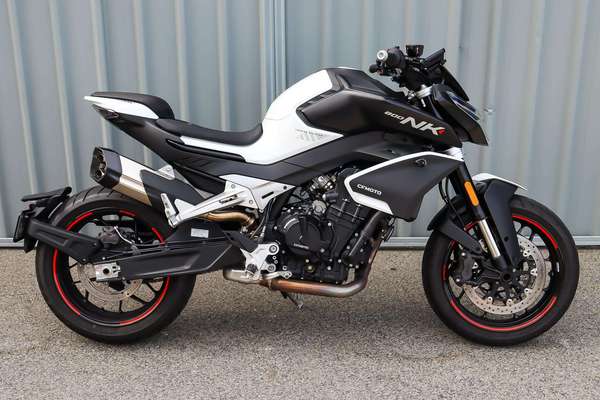 2024 CFMOTO 800NK Advance NK