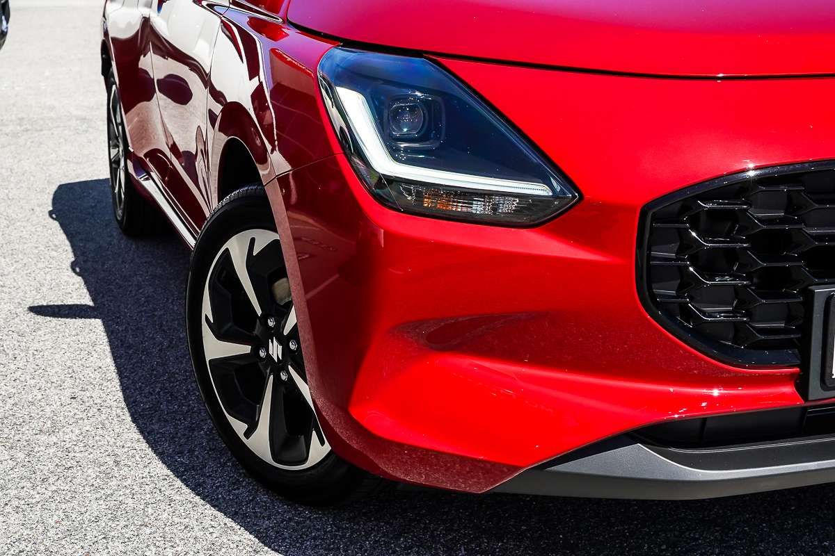 2024 Suzuki Swift Hybrid GLX UZ