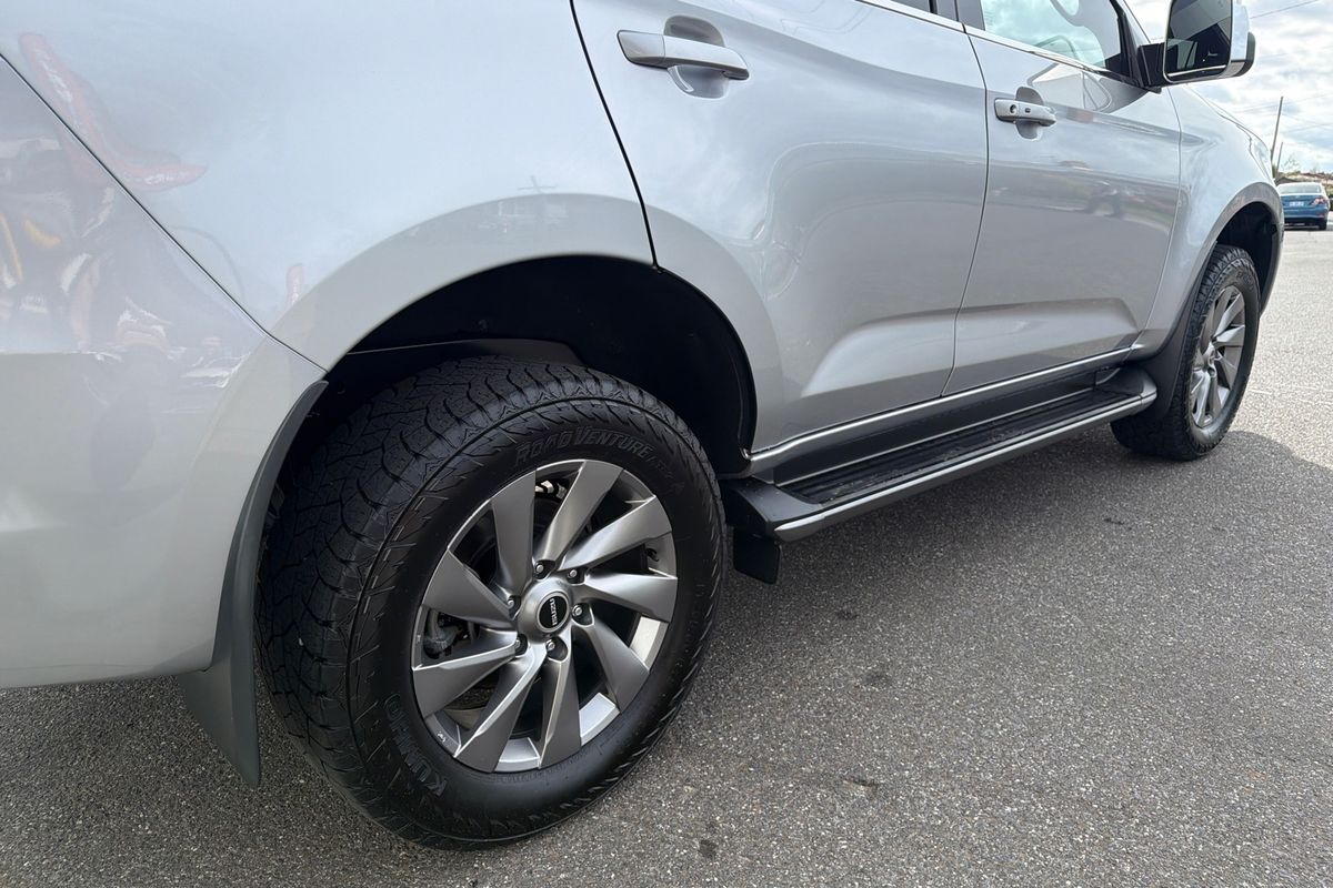 2022 Isuzu MU-X LS-U