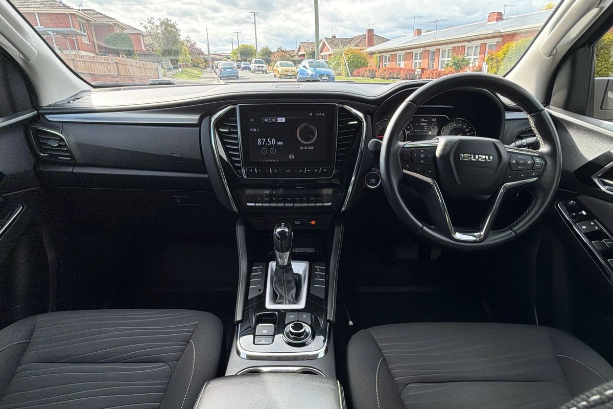 2022 Isuzu MU-X LS-U