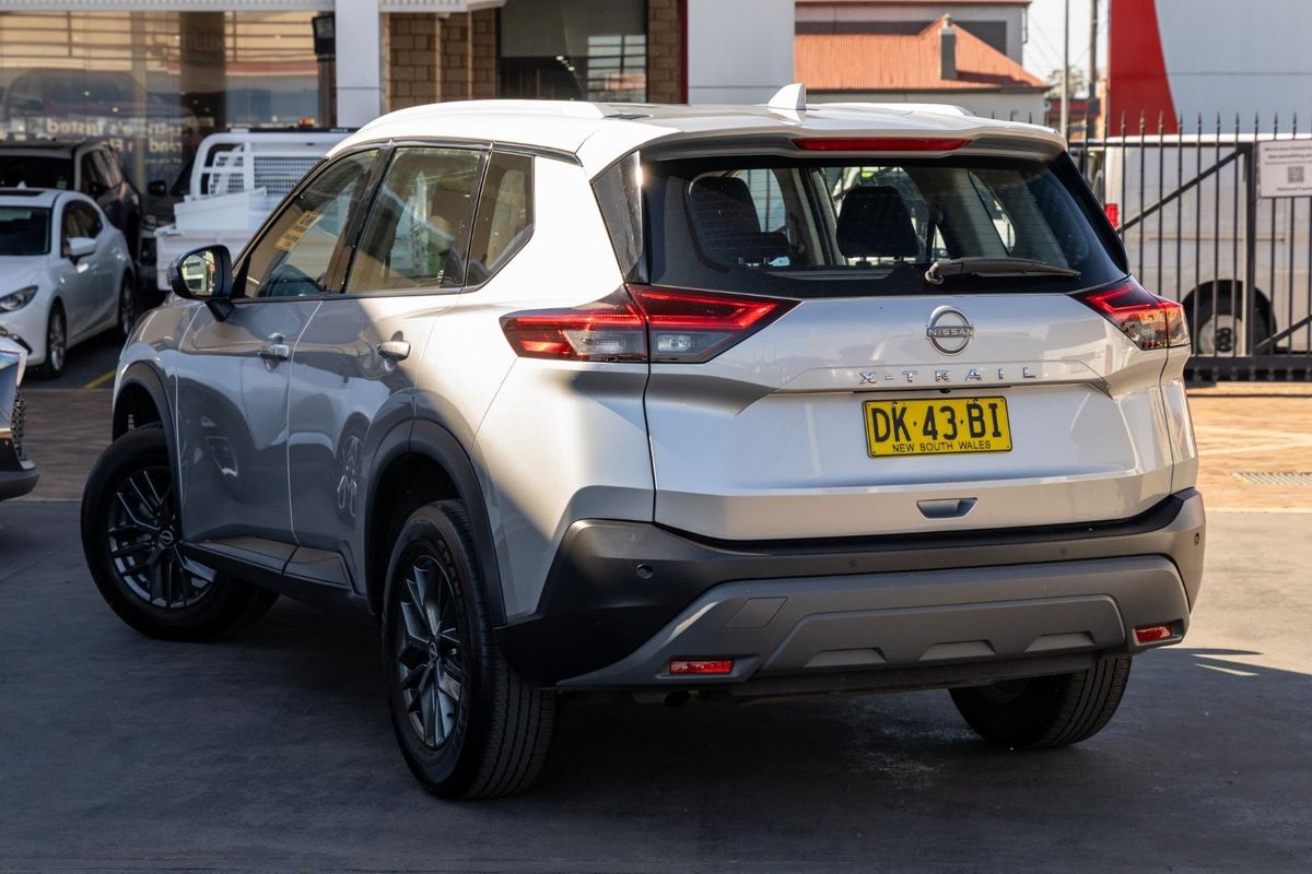 2024 Nissan X-TRAIL ST T33