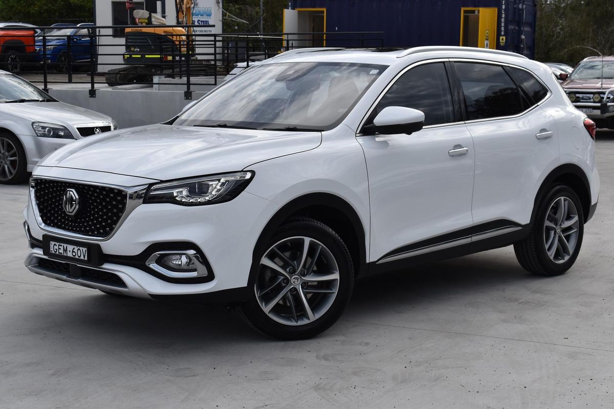 2022 MG HS Essence SAS23