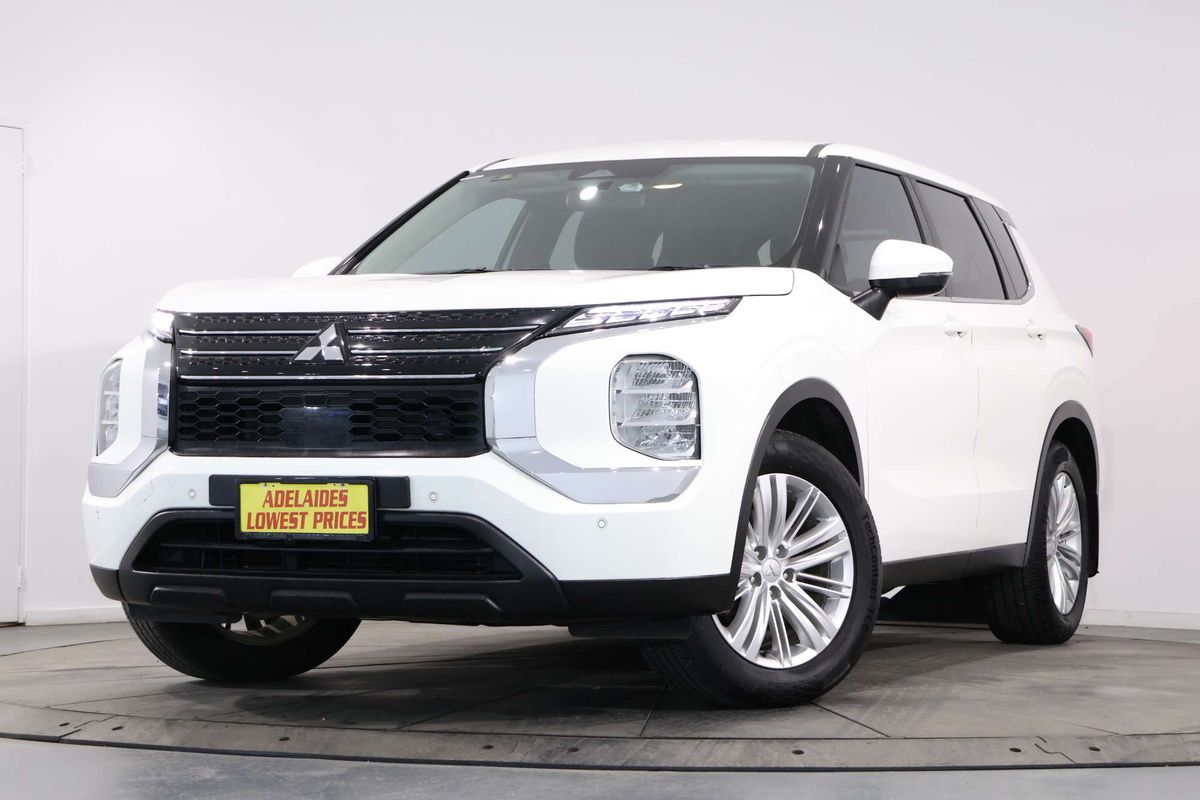 2023 Mitsubishi Outlander ES ZM