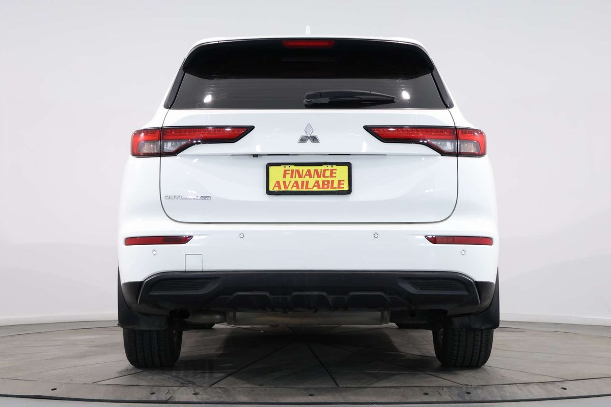 2023 Mitsubishi Outlander ES ZM