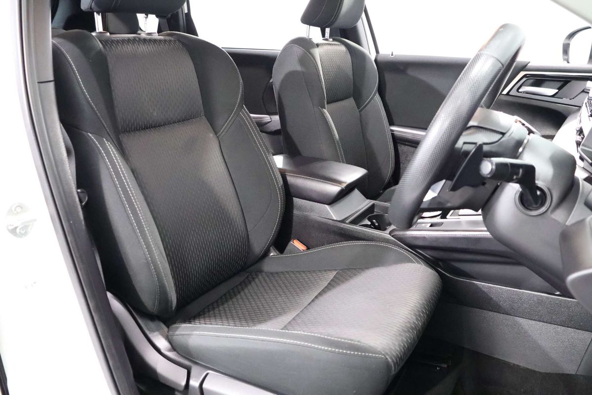 2023 Mitsubishi Outlander ES ZM