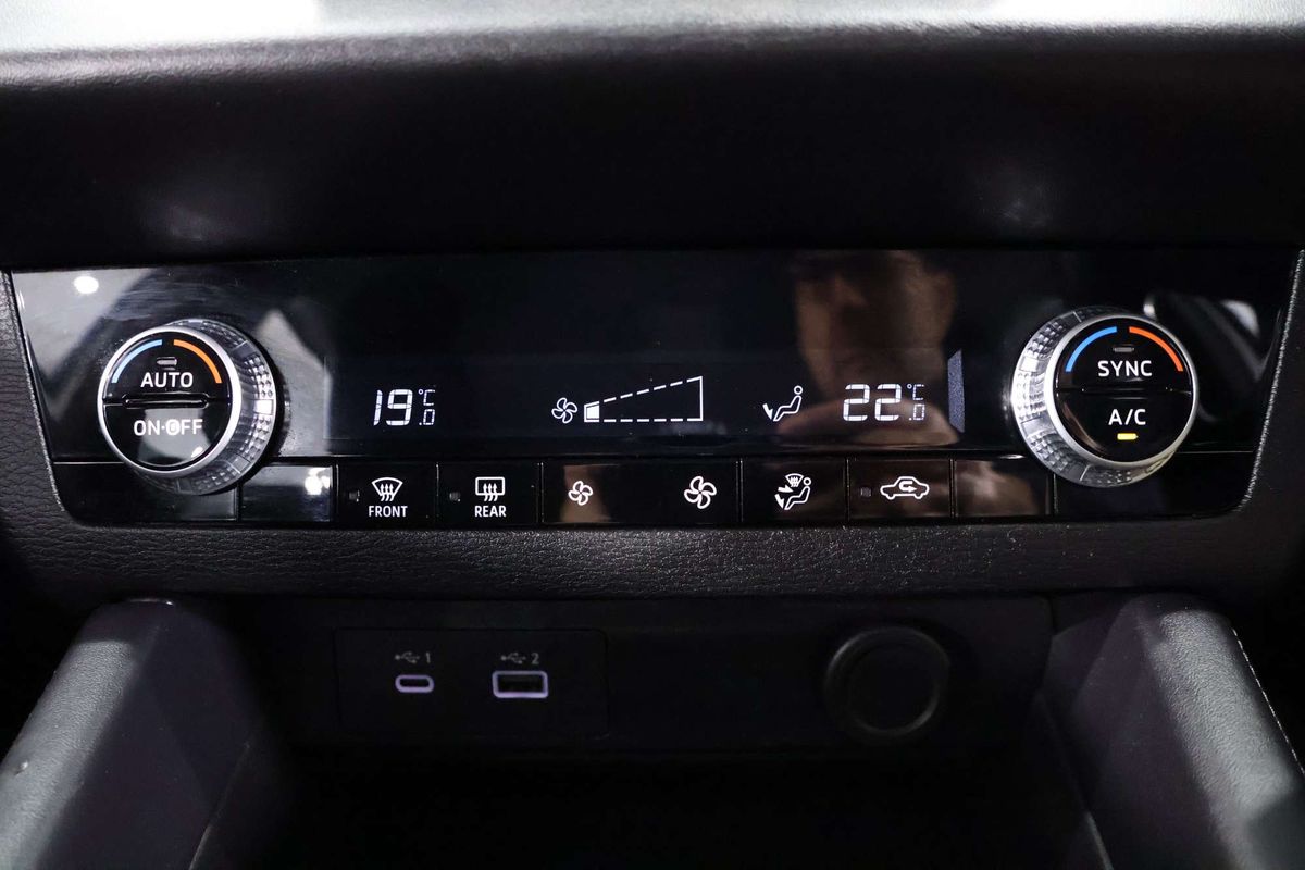 2023 Mitsubishi Outlander ES ZM