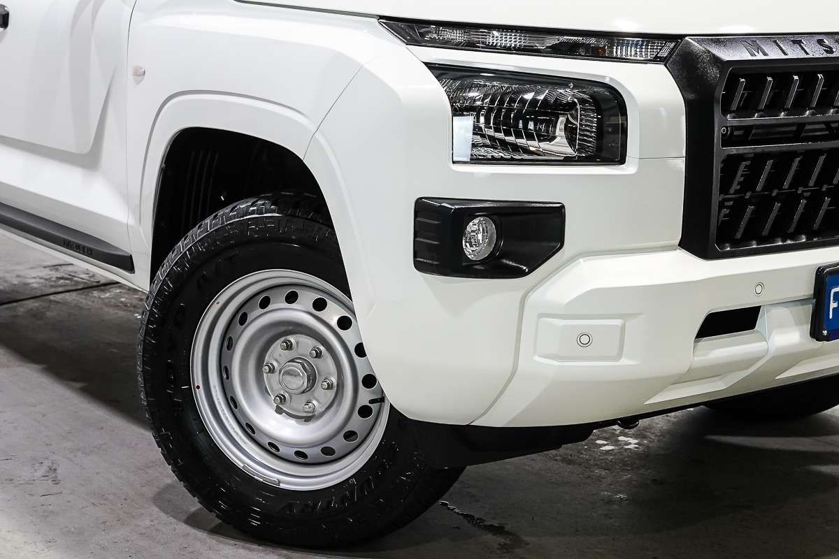 2025 Mitsubishi Triton GLX MV 4X4