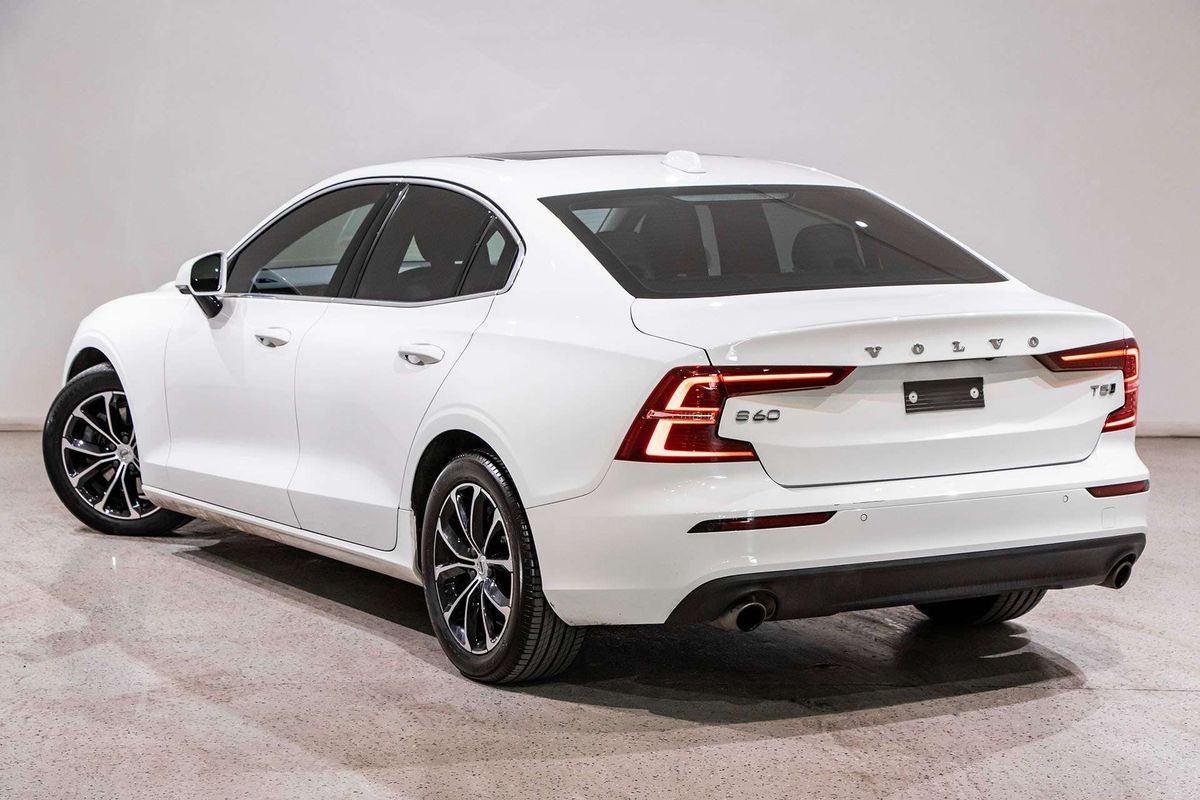 2020 Volvo S60 T5 Momentum