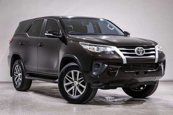 2016 Toyota Fortuner GX GUN156R