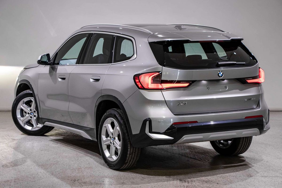 2023 BMW X1 sDrive18i U11