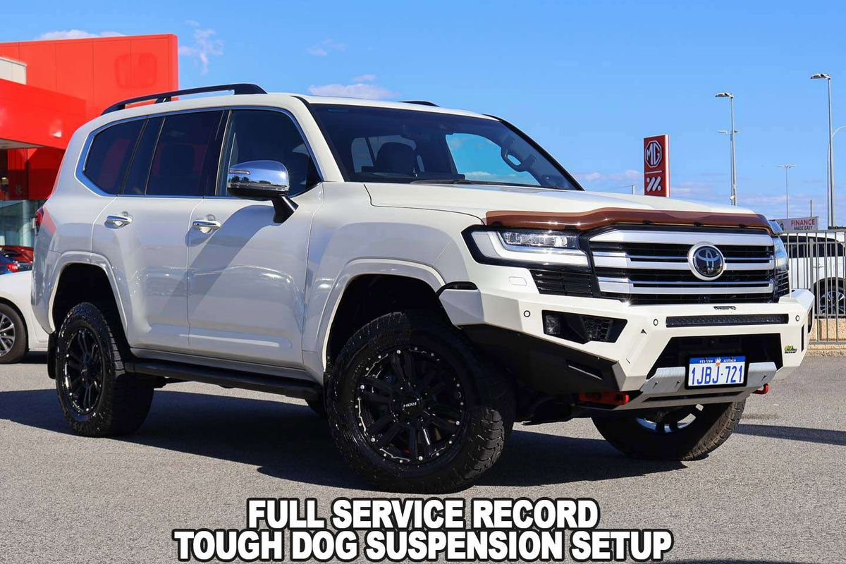 2022 Toyota Landcruiser Sahara FJA300R