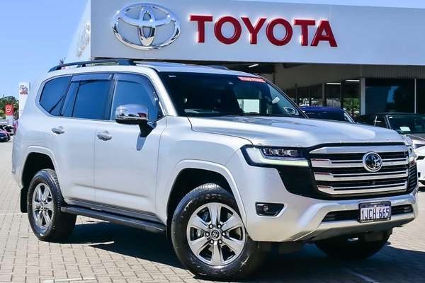 2022 Toyota Landcruiser Sahara FJA300R