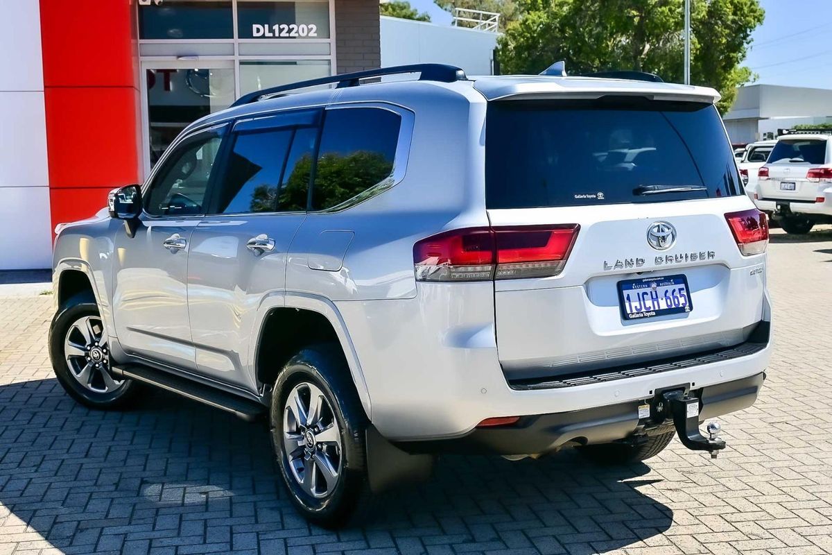 2022 Toyota Landcruiser Sahara FJA300R