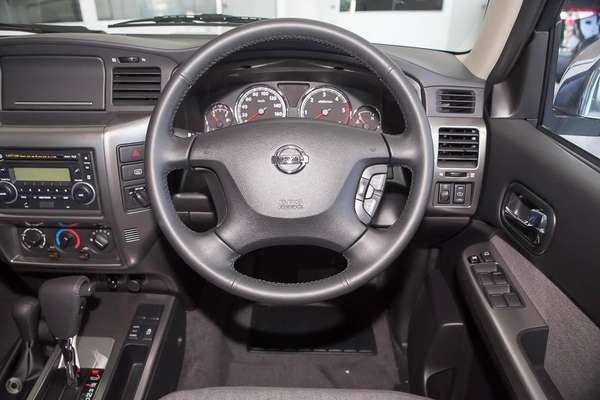 2016 Nissan Patrol ST Y61