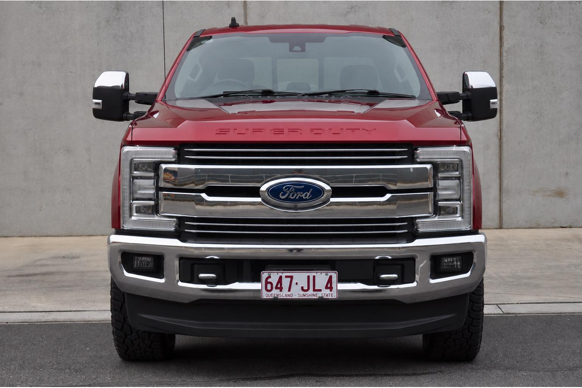 2018 Ford F350 Lariat 4X4 image 3