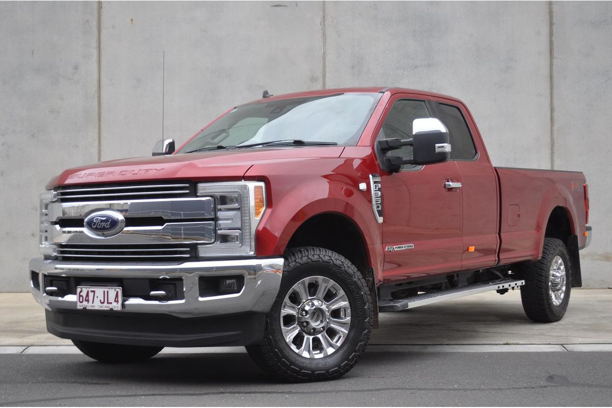 2018 Ford F350 Lariat 4X4 image 4