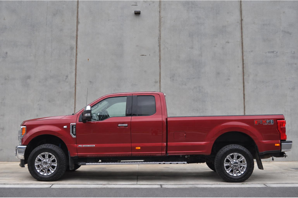 2018 Ford F350 Lariat 4X4 image 5