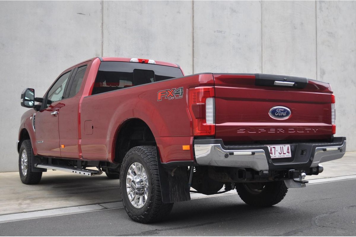 2018 Ford F350 Lariat 4X4 image 7