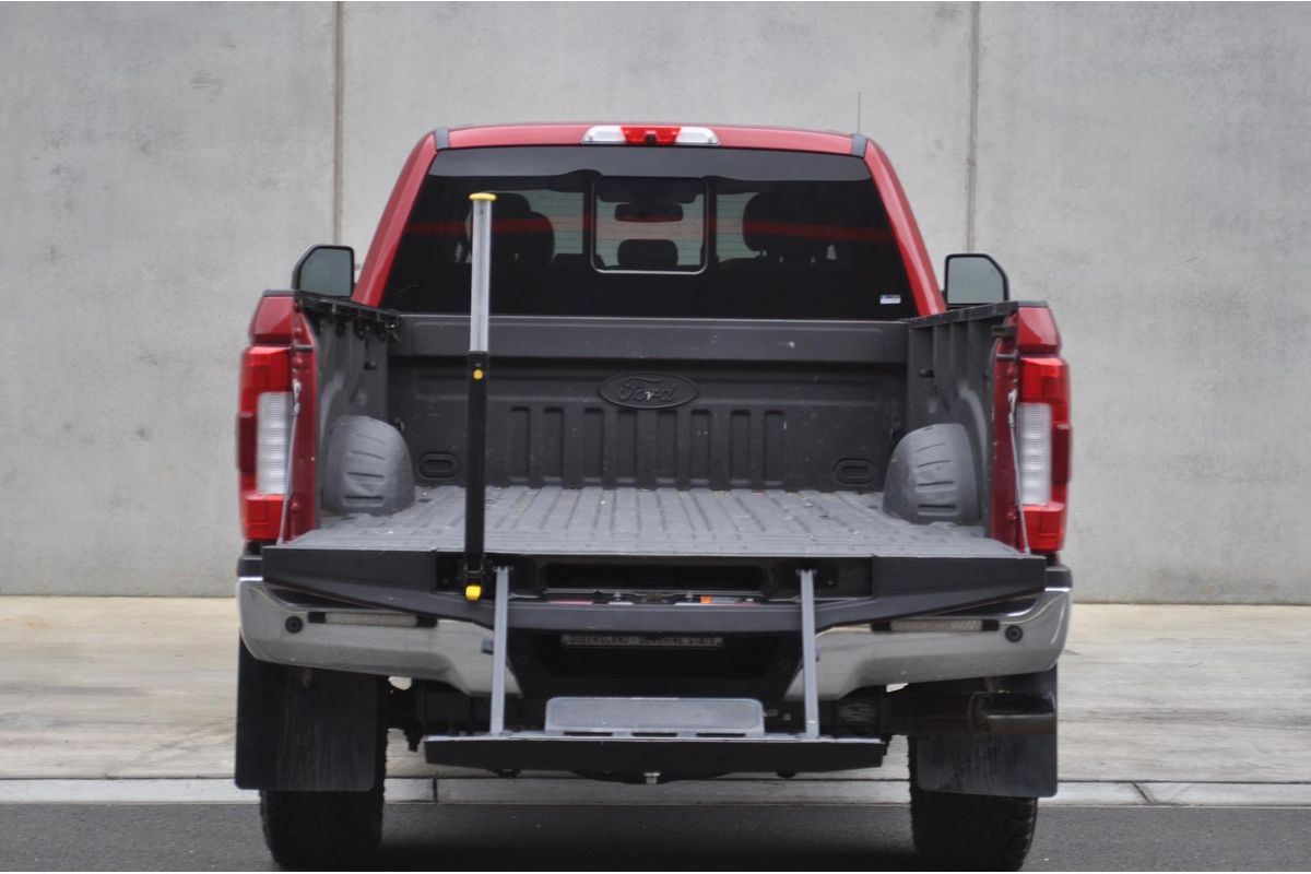2018 Ford F350 Lariat 4X4 image 9