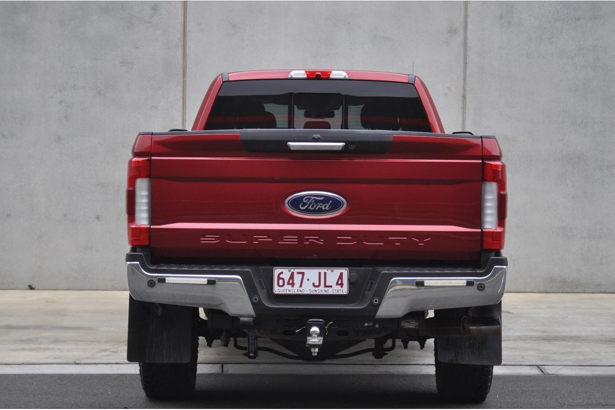 2018 Ford F350 Lariat 4X4 image 10