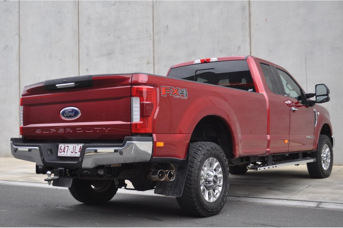 2018 Ford F350 Lariat 4X4 image 11