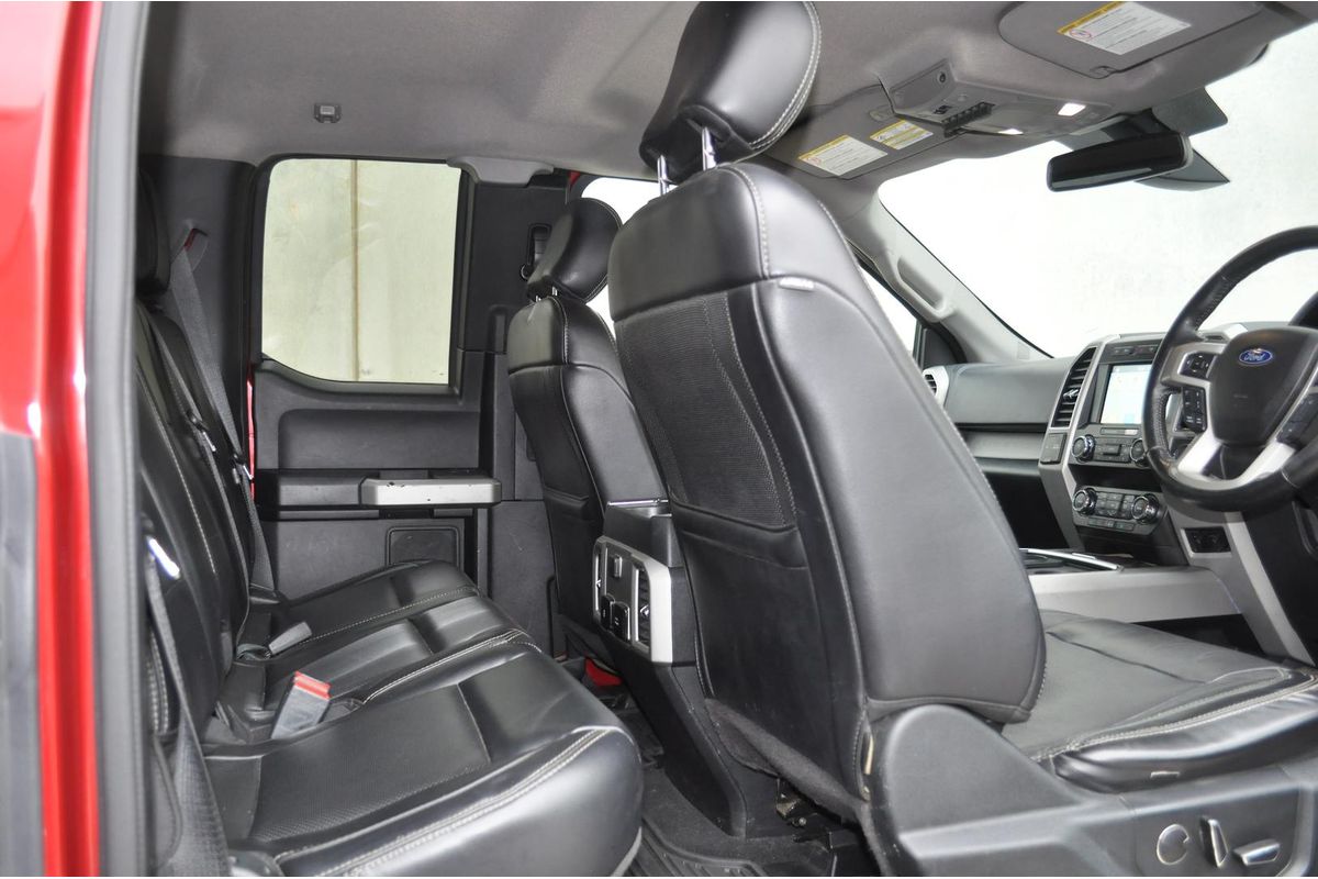 2018 Ford F350 Lariat 4X4 image 16
