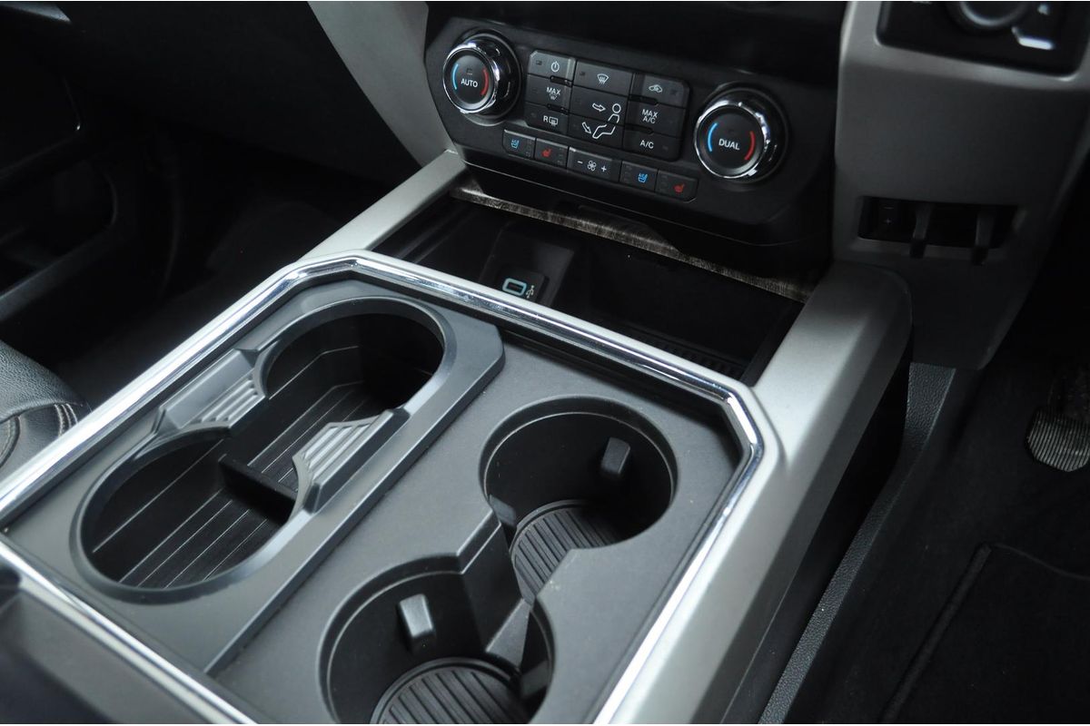 2018 Ford F350 Lariat 4X4 image 27