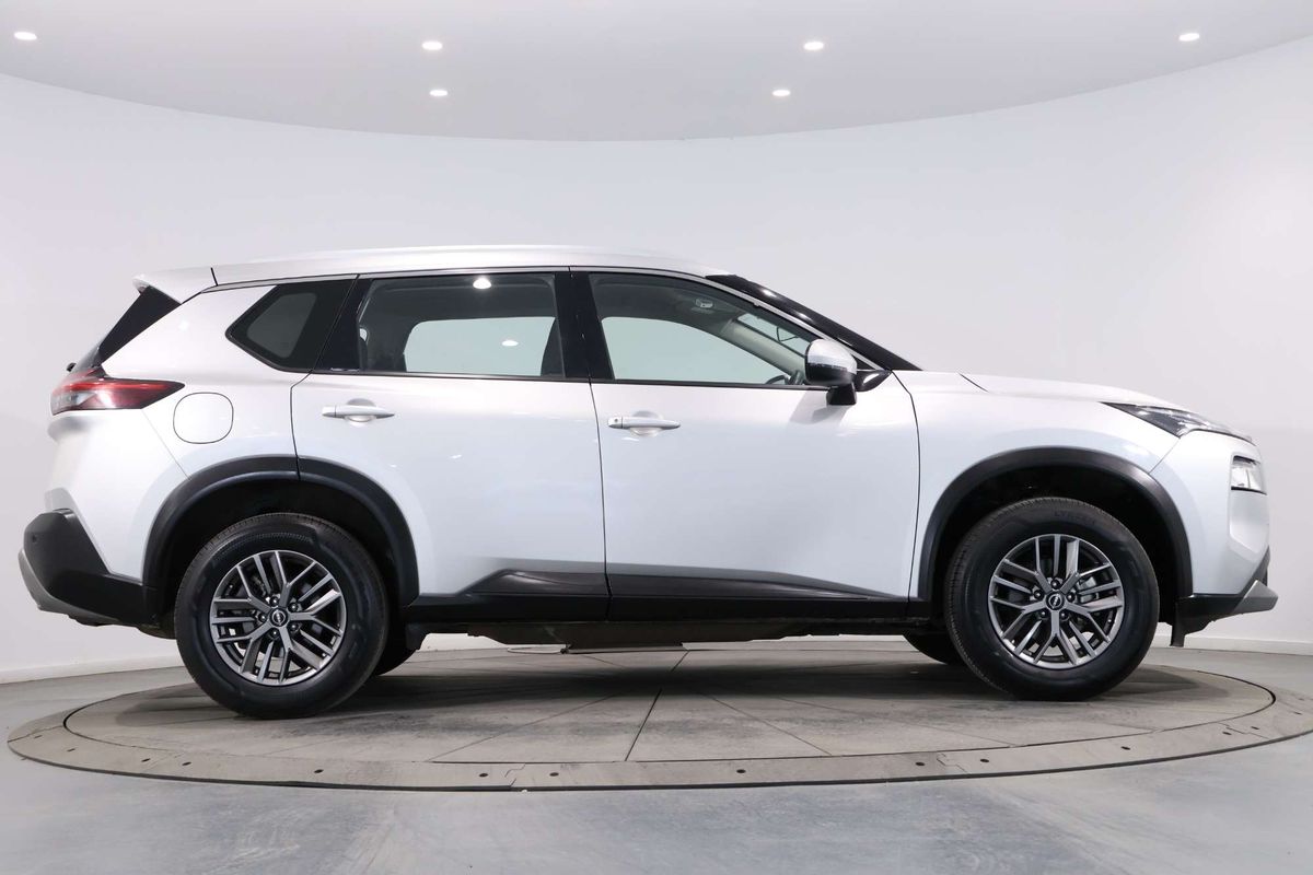 2024 Nissan X-TRAIL ST T33